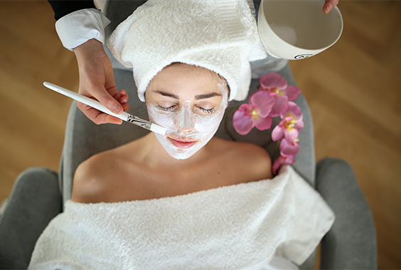 Gesichtsspezialbehanldungen in der Praxis Elb-Cosmetic Gesichtsspezialbehandlungen in der Praxis Elb-Cosmetic